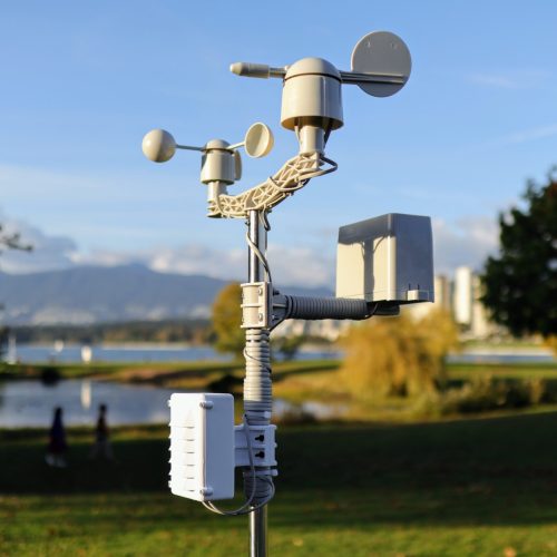 Estação meteorológica para monitorar e registrar clima no agronegócio.